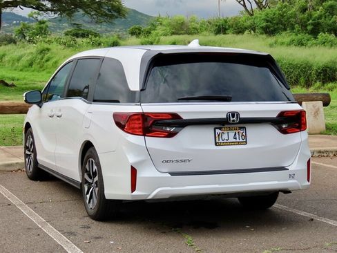 Used 2025 Honda Odyssey EX-L image 9