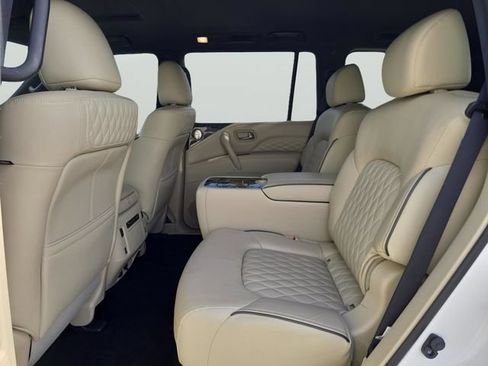 Used 2024 INFINITI QX80 Sensory AWD/4WD image 12