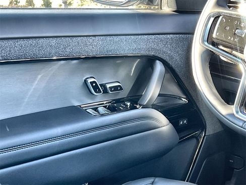 Used 2025 Land Rover Range Rover Sport image 20