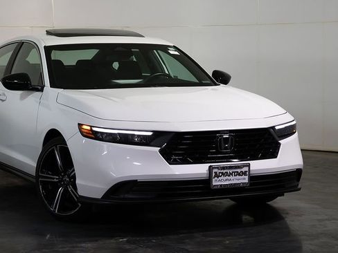 Used 2024 Honda Accord Sport image 6