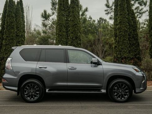 Used 2023 Lexus GX 460 Premium image 17