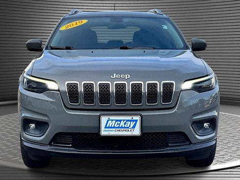 Used 2019 Jeep Cherokee Latitude Plus w/ Cold Weather Group image 2