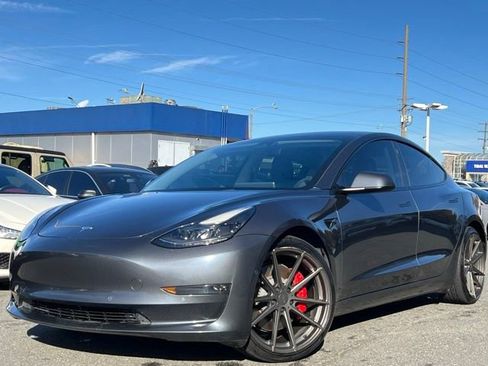 Used 2022 Tesla Model 3 Performance image 11