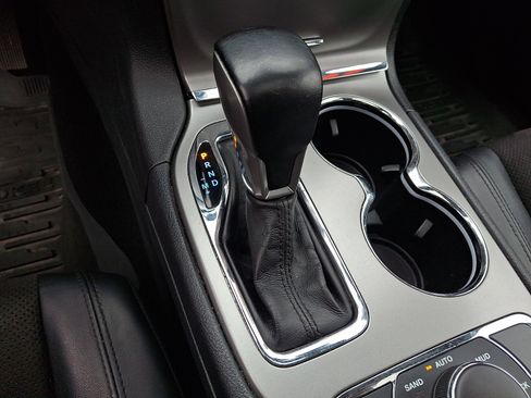 Certified 2020 Jeep Grand Cherokee Laredo w/ Quick Order Package 2BN North image 16