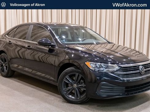 Used 2024 Volkswagen Jetta SE w/ Panoramic Sunroof Package FWD image 1