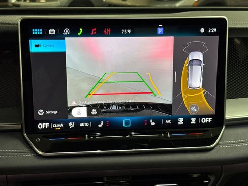 New 2026 Volkswagen Tiguan SE R-Line AWD/4WD image 18