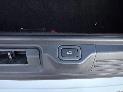 Used 2016 Land Rover Range Rover HSE image 44