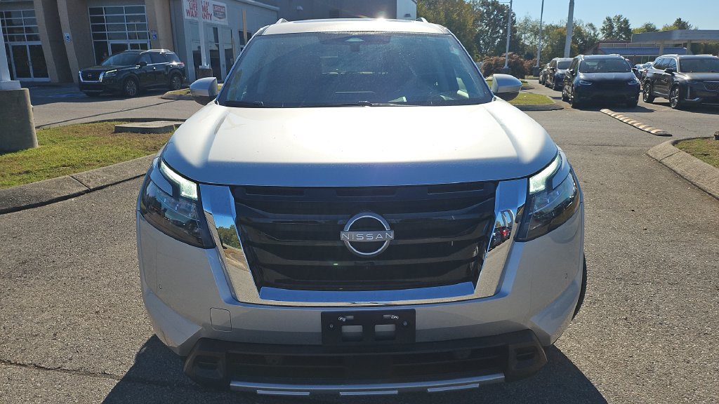 Certified 2025 Nissan Pathfinder Platinum AWD/4WD image 21