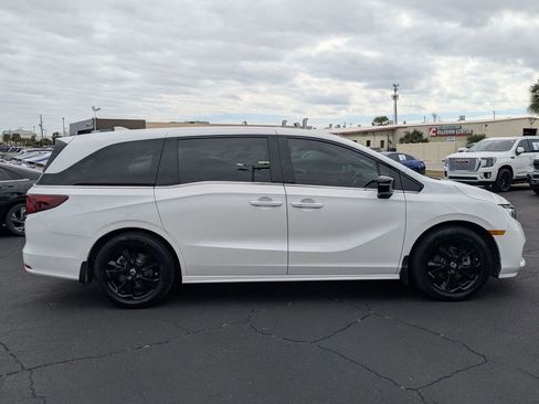Used 2024 Honda Odyssey Sport image 4
