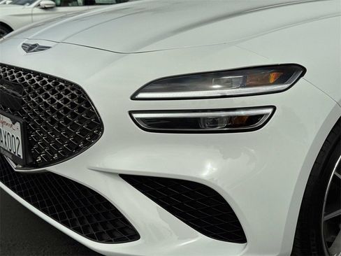 Used 2025 Genesis G70 2.5T image 12