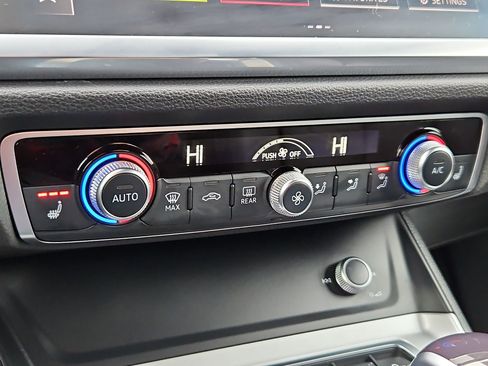 Used 2023 Audi Q3 2.0T Premium Plus w/ Premium Plus Package image 21