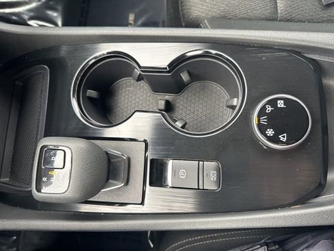 Used 2024 Nissan Rogue SV image 35