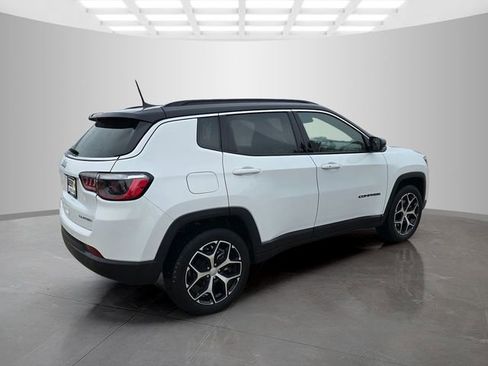 Used 2024 Jeep Compass Limited image 8