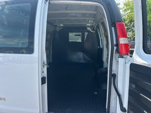 Used 2025 GMC Savana 2500 w/ Driver Convenience Package RWD image 18
