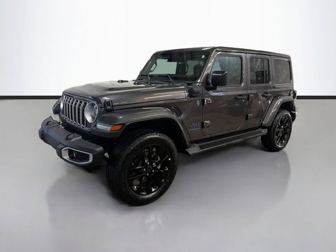 Used 2025 Jeep Wrangler Unlimited Sahara AWD/4WD image 3