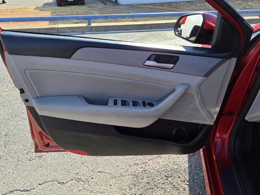 Used 2018 Hyundai Sonata SEL FWD image 17