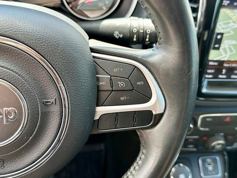 Used 2019 Jeep Compass Latitude AWD/4WD image 34