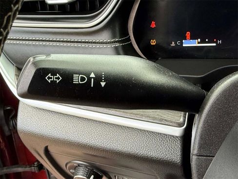 Used 2022 Jeep Grand Cherokee Overland w/ Luxury Tech Group IV image 10