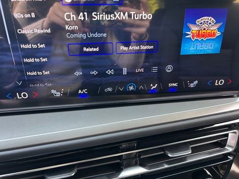 New 2026 Chevrolet Traverse LT w/ Midnight/Sport Edition FWD image 30