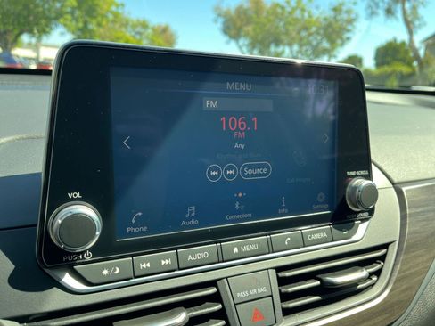 Used 2025 Nissan Altima 2.5 SV FWD image 20