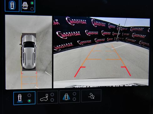 Used 2024 GMC Acadia Elevation FWD image 19