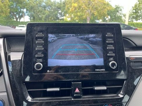 Used 2024 Toyota Camry SE image 8