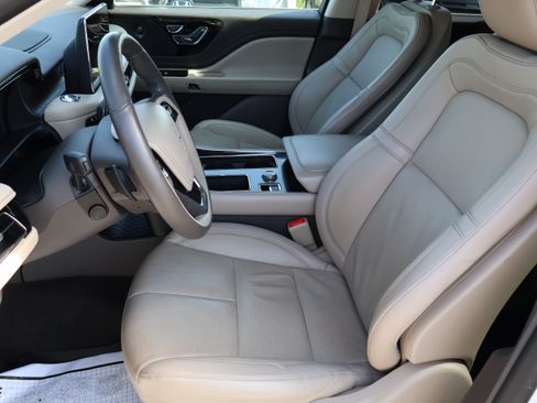 Used 2023 Lincoln Aviator Reserve w/ Equipment Group 201A RWD image 27