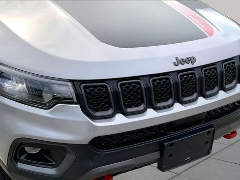 Used 2023 Jeep Compass Trailhawk w/ Trailhawk Convenience Group AWD/4WD image 29