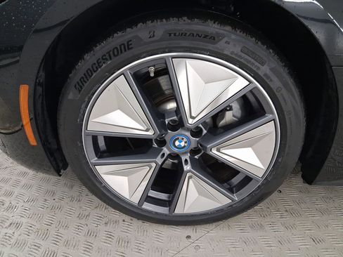 Used 2024 BMW i4 eDrive40 w/ Convenience Package image 11