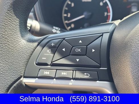 Used 2025 Nissan Altima 2.5 SV image 14