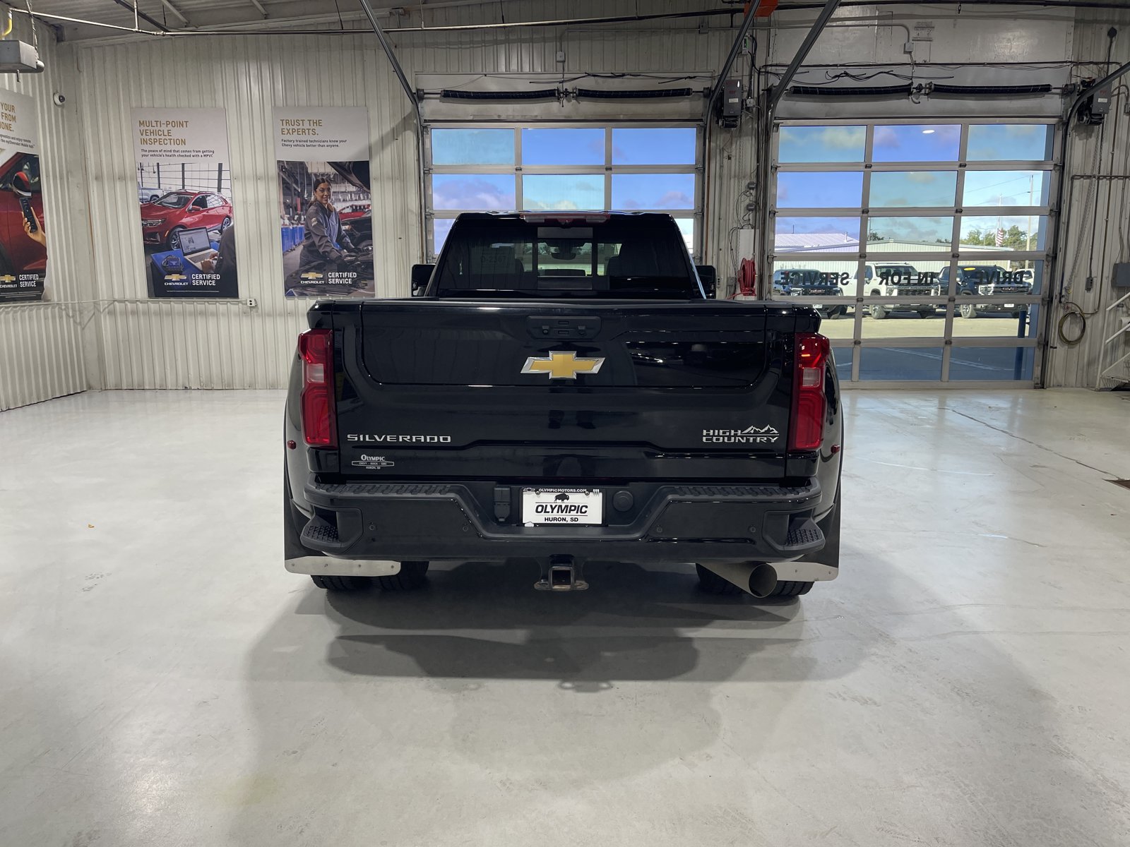 Used 2022 Chevrolet Silverado 3500 High Country AWD/4WD image 7