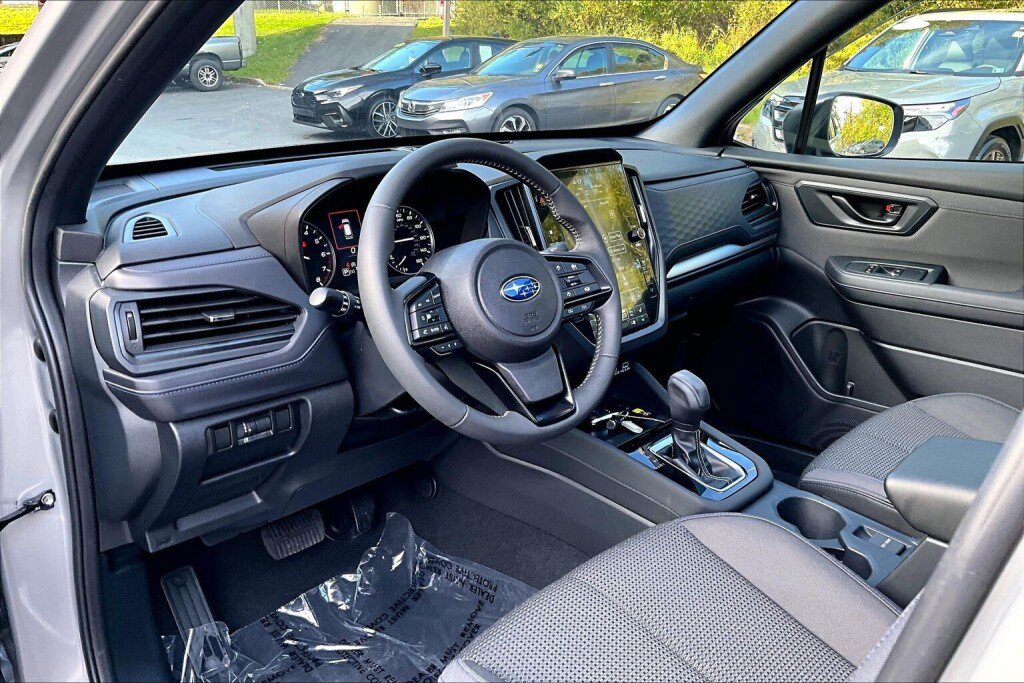 Certified 2025 Subaru Forester Premium AWD/4WD image 10