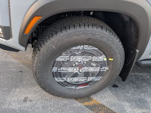 New 2026 Nissan Frontier PRO-4X w/ Pro-4x Convenience Package image 4