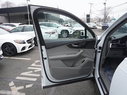 Used 2022 Audi Q7 3.0T Premium Plus w/ Premium Plus Package image 29