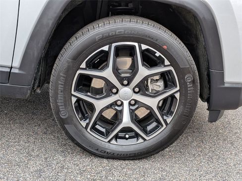 Certified 2024 Jeep Compass Limited image 13