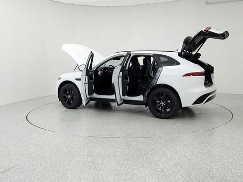 New 2026 Jaguar F-PACE R-Dynamic S image 12