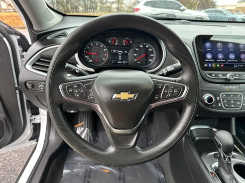 Used 2024 Chevrolet Malibu LT image 23