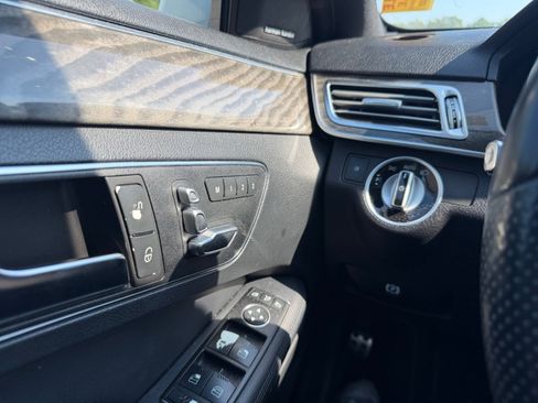 Used 2016 Mercedes-Benz E 350 Sedan image 20