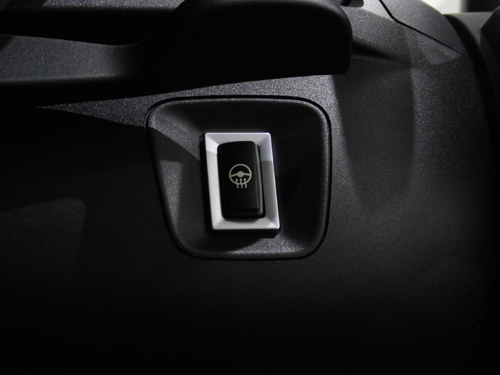 Used 2020 BMW M2 Competition RWD image 30