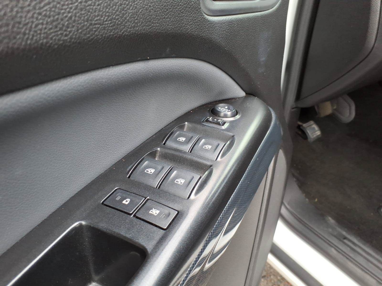 Used 2018 Chevrolet Colorado Z71 AWD/4WD image 13