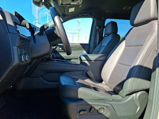 Used 2025 Chevrolet Suburban Z71 AWD/4WD image 14