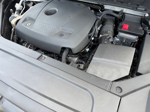 Used 2022 Volvo XC90 T6 Momentum w/ Climate Package image 27