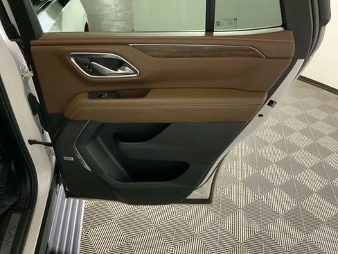 Used 2022 Chevrolet Tahoe High Country AWD/4WD image 40