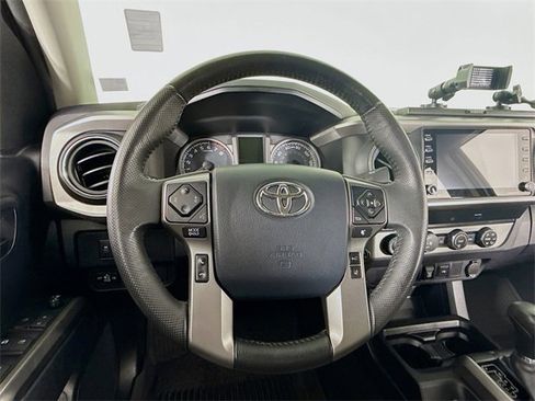 Used 2020 Toyota Tacoma SR5 image 11