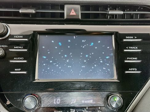 Used 2019 Toyota Camry SE w/ Convenience Package FWD image 21