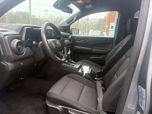 Used 2023 Chevrolet Colorado W/T image 11