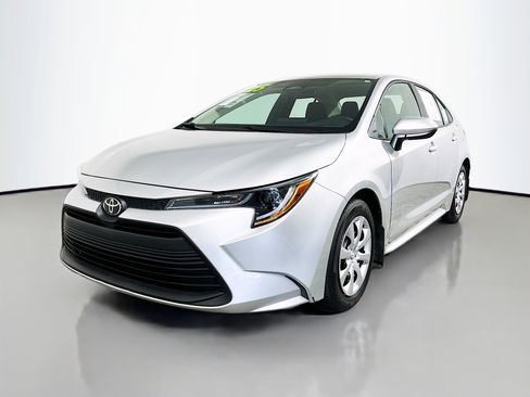 Used 2025 Toyota Corolla LE FWD image 10