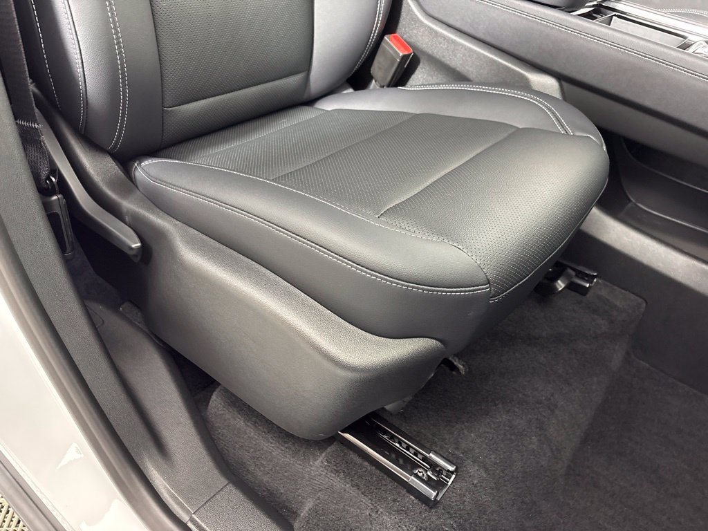 Certified 2026 Chevrolet Traverse LT w/ Midnight/Sport Edition FWD image 15