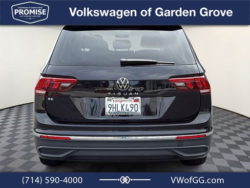 Used 2023 Volkswagen Tiguan SE w/ Panoramic Sunroof Package FWD image 7