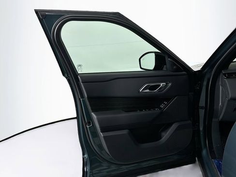 New 2026 Land Rover Range Rover Velar Dynamic SE image 11